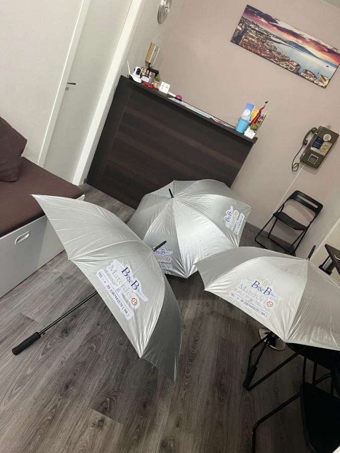 B&B Materdei 14 Наполи Екстериор снимка