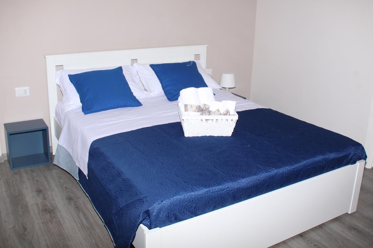 B&B Materdei 14 Наполи Екстериор снимка