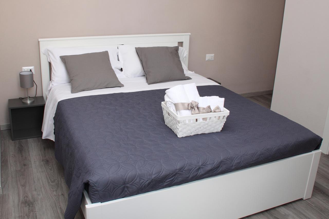 B&B Materdei 14 Наполи Екстериор снимка