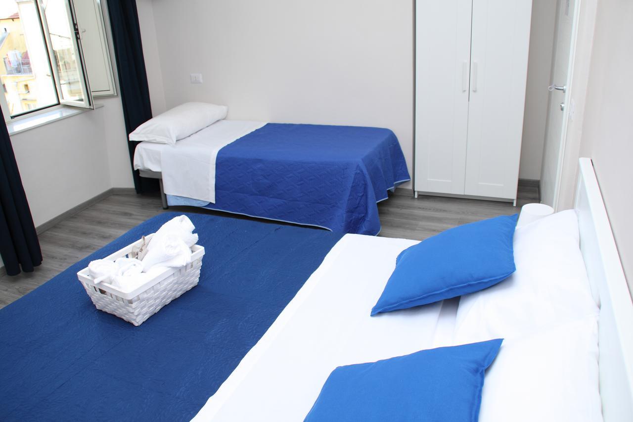 B&B Materdei 14 Наполи Екстериор снимка