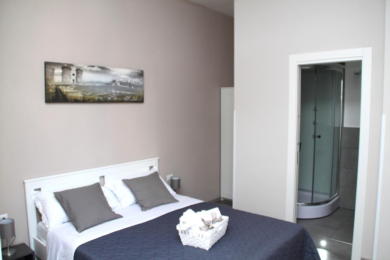 B&B Materdei 14 Наполи Екстериор снимка