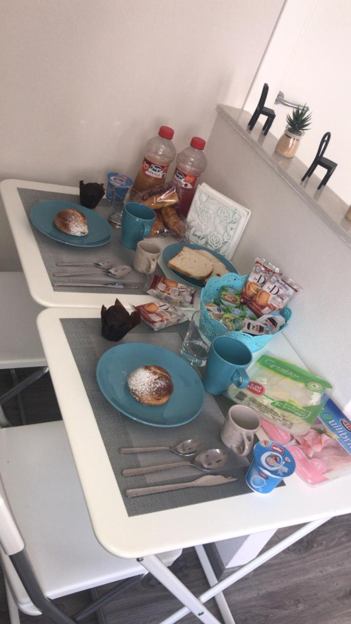 B&B Materdei 14 Наполи Екстериор снимка
