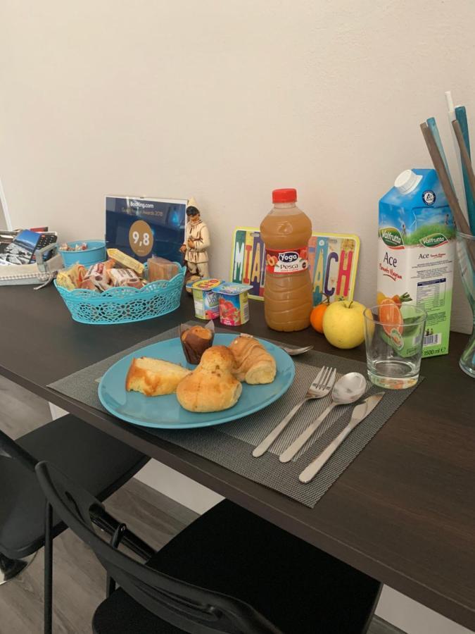 B&B Materdei 14 Наполи Екстериор снимка